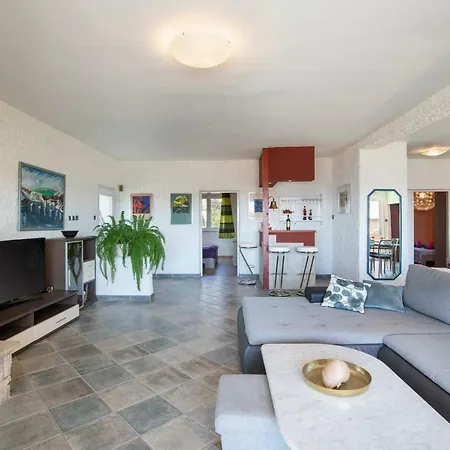 Horizont View * Пула